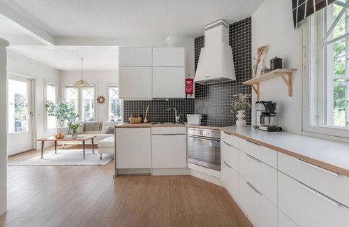 Pirkkala Villa | Come in! "Niemenmaa" Spacious family house for 13!
