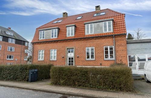 Aalborg Apartment | Come Stay 2BR Lejlighed nær Centrum & Togstation