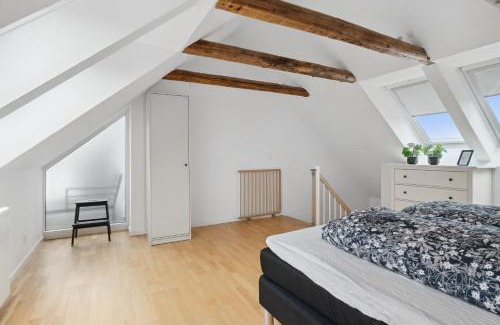 Aalborg Apartment | Come Stay 2BR Lejlighed nær Centrum & Togstation