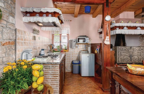 Peresiji House | Come to the countryside of Istria and enjoy a relaxing vacation in a quiet area.