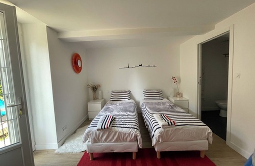 Saint-Sulpice-de-Roumagnac Bed & Breakfast | Comfortable guest rooms with swimming pool, quiet, in the heart of the countryside