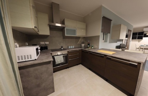 Qawra Apartment | Comfort and Convenience holiday Dad's crt number 4 next to bus terminus