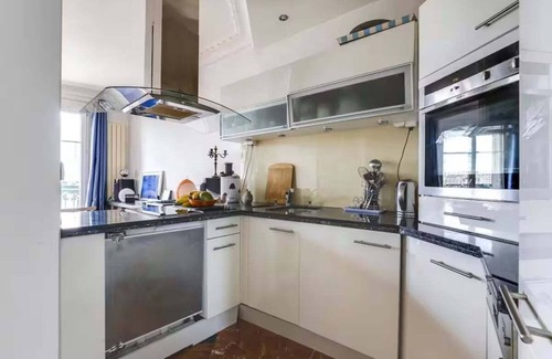19th Arrondissement Apartment | Comfort and tranquility near the Canal de l’Ourcq