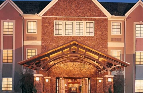 Las Colinas Apartment | Comfort & Convenience! 2 Spaces w/Fully-equipped Kitchen, Parking & Breakfast!