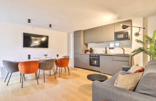 Quartier Saint-Ambroise Apartment | Comfort & Design for 10p - 5min from the Marais