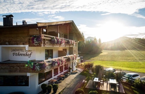 Ellmau House | Comfort double room with shower, WC - Landhotel Föhrenhof