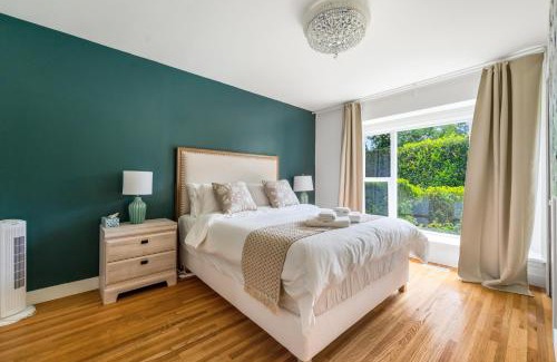 Dunbar House | Comfort House in Kerrisdale Private and Shared Rooms