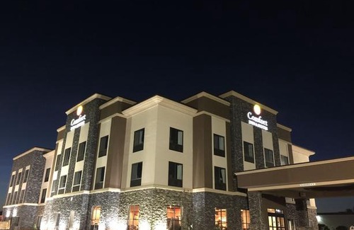 Moore Hotel | Comfort Inn and Suites Moore - Oklahoma City