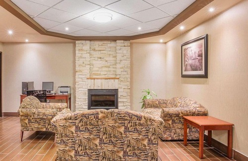 Banff Trail Hotel | Comfort Inn and Suites University