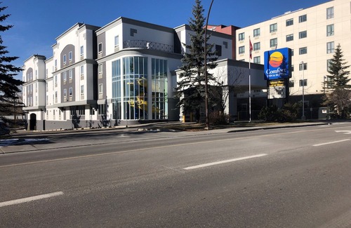 Banff Trail Hotel | Comfort Inn and Suites University