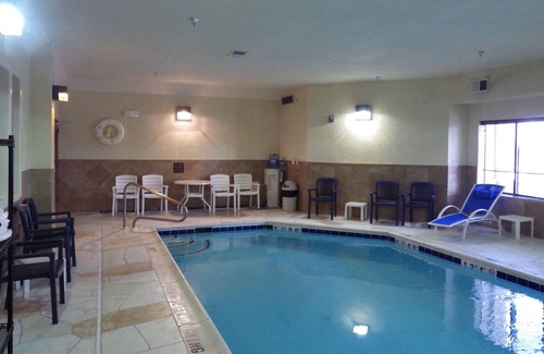 Village of Lakewood Hotel | Comfort Inn Crystal Lake - Algonquin