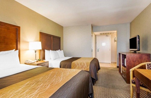 Moreno Valley Hotel | Comfort Inn & Suites Moreno Valley near March Air Reserve Base