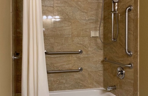 Oakdale Hotel | Comfort Inn Saint Paul East