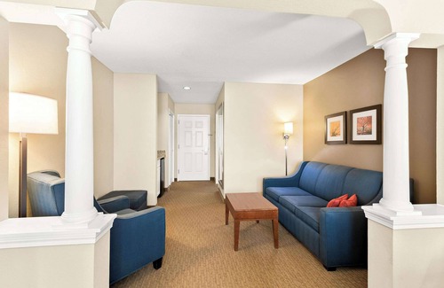 North Conway Hotel | Comfort Inn & Suites North Conway