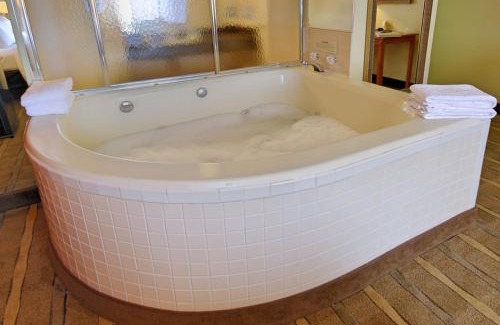 Fairfax Hotel | Comfort Inn University Center