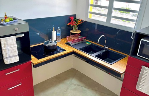 Port-Louis House | Comfort, sea & accessibility. PMR house, 3 min from Anse du Souffleur