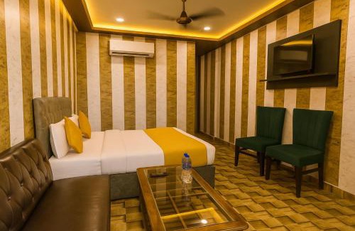 Mohangarh Hotel | Comfort Stay - Saheed Path Ahimamau, Near Lulu Mall