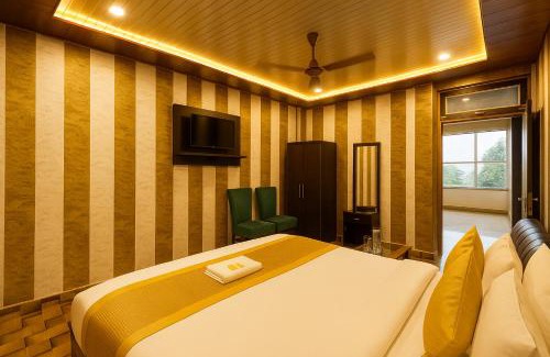Mohangarh Hotel | Comfort Stay - Saheed Path Ahimamau, Near Lulu Mall