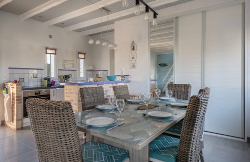 La Turballe House | Comfort stay with pool - 6 adults, 3 children