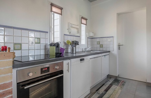 La Turballe House | Comfort stay with pool - 6 adults, 3 children