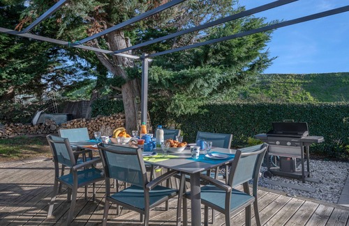 La Turballe House | Comfort stay with pool - 6 adults, 3 children