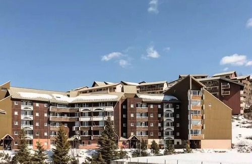 Eclose-Ouest Apartment | Comfort Studio (sleeps 5)