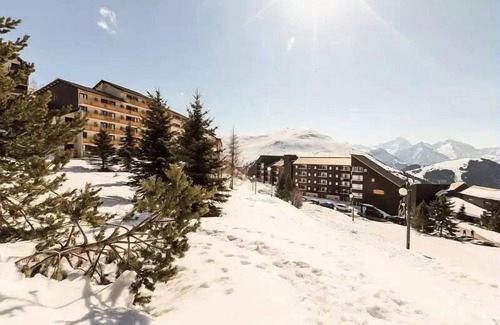 Eclose-Ouest Apartment | Comfort Studio (sleeps 5)