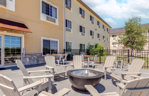 Johnson Creek Hotel | Comfort Suites Johnson Creek Conference Center