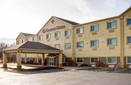 North Central Omaha Hotel | Comfort Suites Omaha