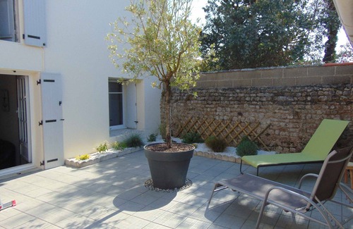 Bourcefranc-le-Chapus House | Comfortable house, 1KM sea, closed courses, 3 bedrooms, 7 persons, insert