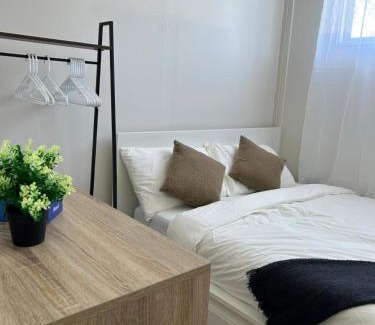 Budgewoi Apartment | Comfortable 1 bedroom duplex close to everything