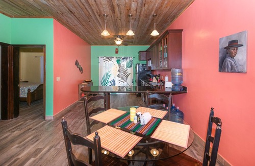 West End Condo | Comfortable 2 bedroom apartment in West End- Sunset Villa 12D