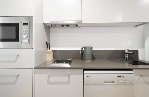 Manly Apartment | Comfortable 2 Bedroom unit in the heart of Manly
