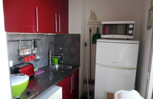 Le Port Apartment | Comfortable 2BR with balcony, private parking near beach