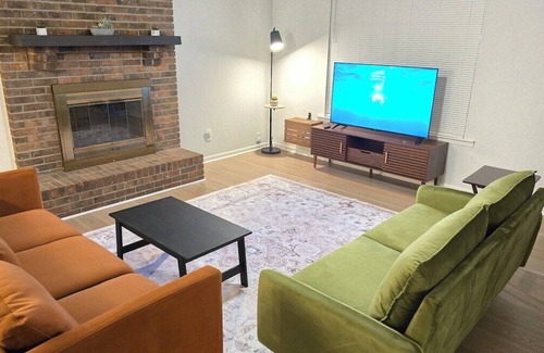 Mobile House | Comfortable 3-Bedroom Home in Mobile – Perfect for Families & Groups!