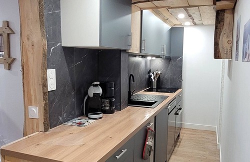 Le Praz de Lys Apartment | Comfortable 4-bedroom apartment, Le Praz de Lys, at the foot of the slopes