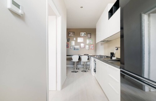 Zona Padova Apartment | Comfortable 70 sqm apartment located on the first floor of a building without a lift. The accommodation can accommodate up to 4 people and is equipped with all comforts.The property is located a few steps from Parco Trotter, a large public park ideal for