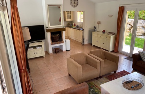 Vallon-Pont-d'Arc Villa | Comfortable air-conditioned villa with private heated pool in private residence.