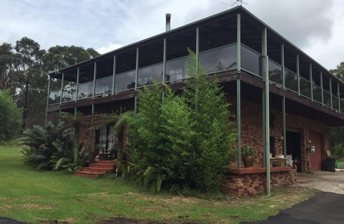 Stanwell Tops Apartment | Comfortable airconditioned apartment