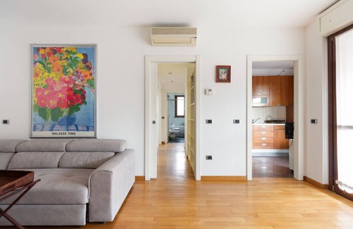 Morivione Apartment | Comfortable and bright apartment with terrace and all the main comforts located in a residential neighborhood at the gates of the historic center of Milan, a short distance from the Bocconi Campus and Fondazione Prada. Navigli, IULM and Porta Romana area