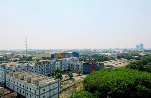 Cikarang Hotel | Comfortable and Clean Studio at The Oasis Apartment