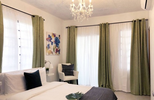 Aibonito Hostel | Comfortable and Elegant Aibonito Hotel/FREE PARKING & WIFI/GOOD AREA - 201