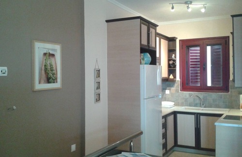 Tiros Apartment | Comfortable and ideally located on the sea, 20 minutes from Leonidion,