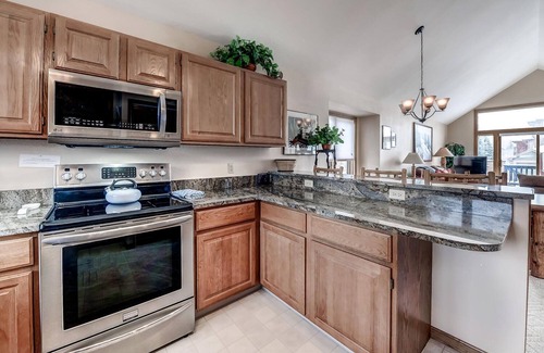 Frisco House | Comfortable and nice condo located a few blocks from Main Street, Frisco. Private Hot Tub!