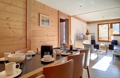 Les Bruyeres Apartment | Comfortable Apartment · Ski-In/Ski-Out · Covered Parking Included