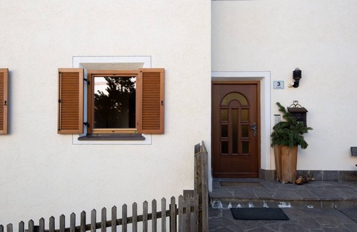 Lajen Apartment | Comfortable Apartment 3 "Zur Sonne" with Mountain View, Garden & Wi-Fi
