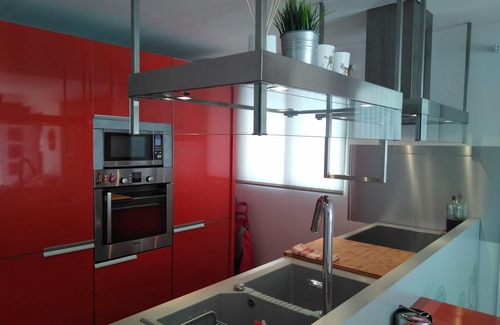 Poblats Maritims Condo | COMFORTABLE APARTMENT WITH WIFI, BETWEEN CITY OF ARTS AND BEACHES