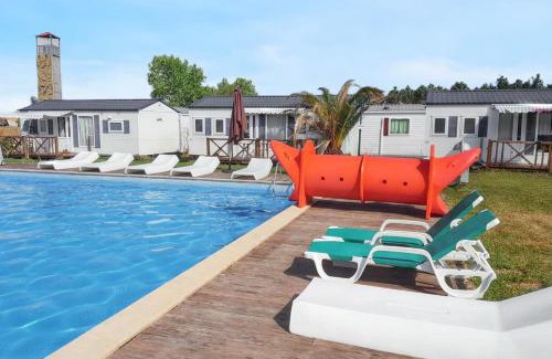 Burinhosa Apartment | Comfortable apartment in Pataias with garden and shared pool
