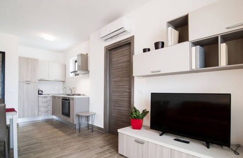 Centro Giano Apartment | Comfortable apartment located on the seventh floor of a modern residence equipped with a lift.In 40 square meters of space it comfortably accommodates 2 people with a double bedroom.Located in the Fonte Laurentina district, near the ring road, the Cecchi