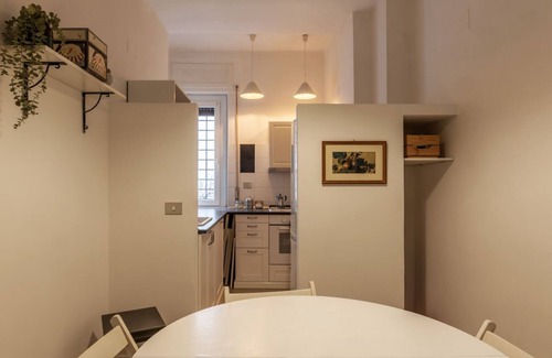 Quartiere XV Della Vittoria Apartment | Comfortable apartment located on the mezzanine floor of a renovated period building, with four floors in total. There is a flight of stairs at the entranceIt accommodates 4 people in 100 m2 of spaceIt is a 17-minute walk from the MM Lepanto metro stop, t